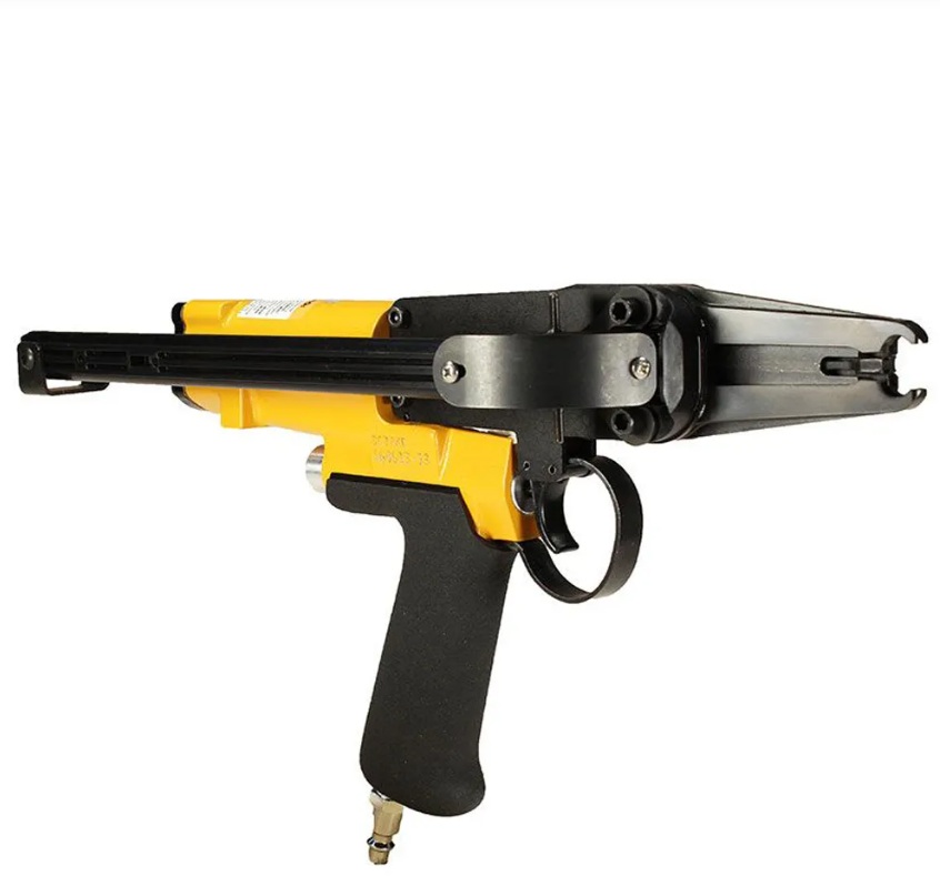 Paineilmalla toimiva niittinaulain Bostitch SC77XEB-E