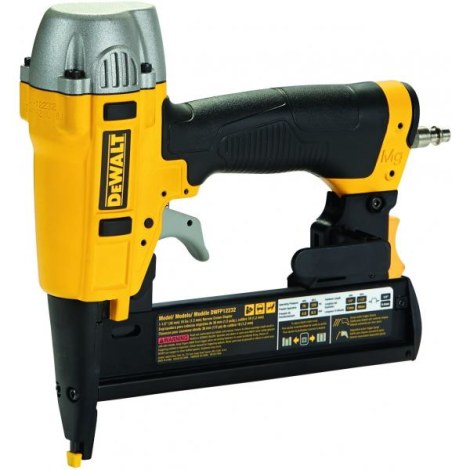 Paineilmakäyttöinen naulain DeWalt DPSSX38-XJ