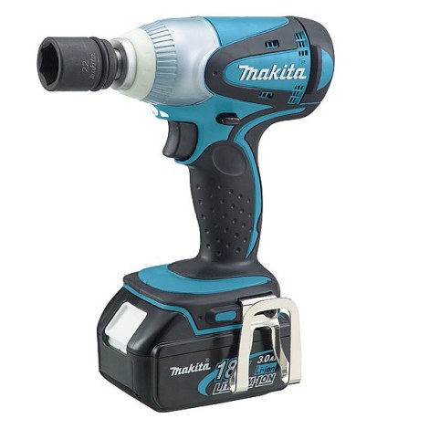 Iskumutterinväännin Makita BTW251RFJ; 18V; 2x3,0Ah akku