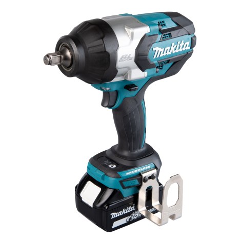 Iskumutterinväännin Makita DTW1002Z; 18 V (ilman akkua ja laturia)