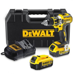 Pora/ruuvinväännin DeWalt DCD790M2; 18 V; 2x4,0 Ah akku
