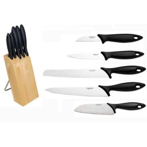 Veitsisarja sisältäen veitsitelineen Fiskars ''KitchenSmart''