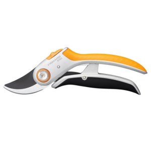 Oksasakset, ohileikkaava malli Fiskars Plus PowerLever P751