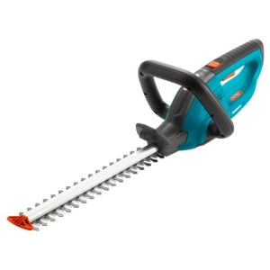 Pensasleikkuri Gardena ComfortCut 30; 10,8 V; 1,45 Ah akkukäyttöinen; 30 cm pituus