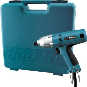 Iskuruuvinväännin Makita 6951