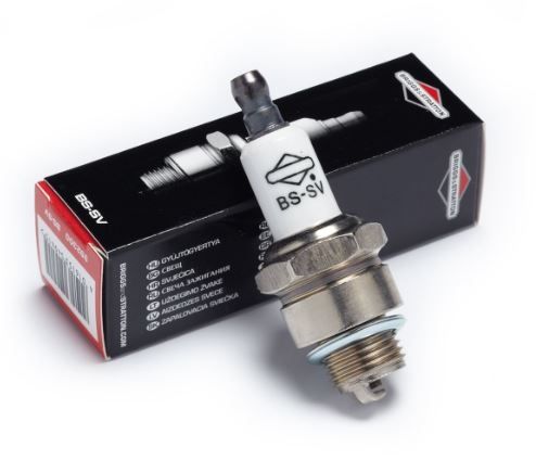 Sytytystulppa trimmereihin ja ruohonleikkureihin Briggs&Stratton 992300C; 1 kpl.