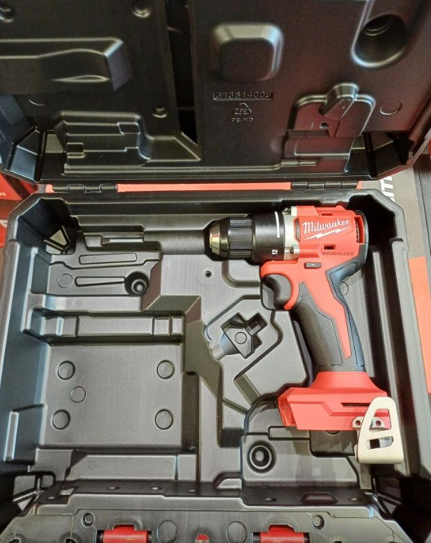 Pora/ruuvinväännin Milwaukee M18 BLDDRC-0; 18 V (ilman akkua ja laturia)