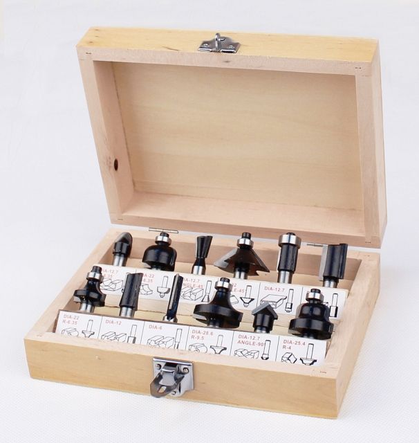 Jyrsinteräsarja  Hikoki; 12 kpl.